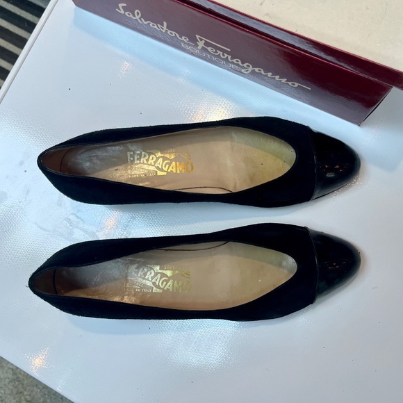 Vintage Salvatore Ferragamo Suede Patent Leather Toe & Low Wedge Heels size 9.5 - Picture 1 of 10